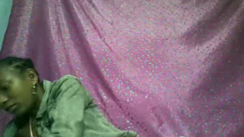 veronique online show from November 21, 2025, 2:27 pm