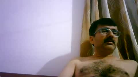 Hot India online show from December 4, 2025, 7:33 pm