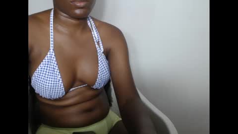 hotjessie0 online show from January 6, 2025, 1:30 pm