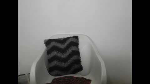 hotjessie0 online show from January 10, 2025, 7:14 am