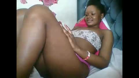 Snapshot of hotjeylee chatting on September 21, 2025, 10:33 pm LOYCE online show from September 21, 2025, 10:33 pm