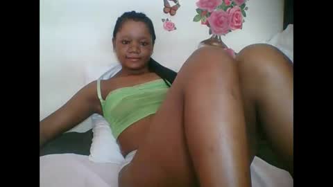 Snapshot of hotjeylee chatting on October 18, 2025, 10:49 am LOYCE online show from October 18, 2025, 10:49 am