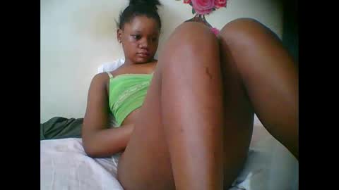 Snapshot of hotjeylee chatting on October 26, 2025, 10:25 pm LOYCE online show from October 26, 2025, 10:25 pm