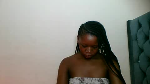 LOYCE online show from May 11, 2026, 12:49 am