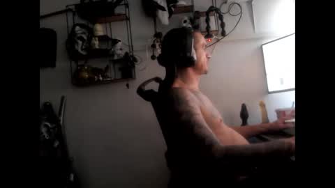 hotkinkytat online show from February 19, 2025, 11:38 am