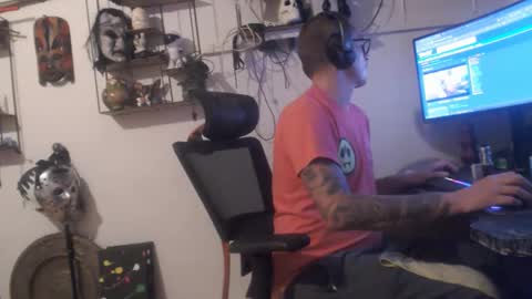 Snapshot of hotkinkytat chatting on November 7, 2025, 12:32 am hotkinkytat online show from November 7, 2025, 12:32 am