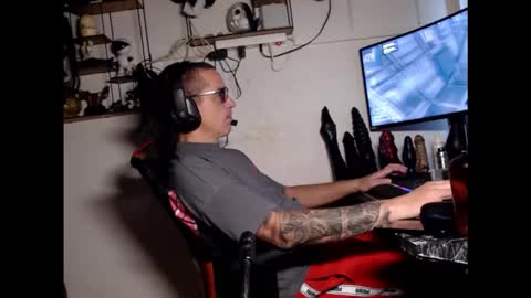 Snapshot of hotkinkytat chatting on November 12, 2025, 12:49 pm hotkinkytat online show from November 12, 2025, 12:49 pm