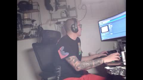 Snapshot of hotkinkytat chatting on December 14, 2025, 5:24 am hotkinkytat online show from December 14, 2025, 5:24 am