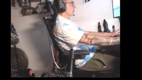 Snapshot of hotkinkytat chatting on April 29, 2026, 10:52 am hotkinkytat online show from April 29, 2026, 10:52 am