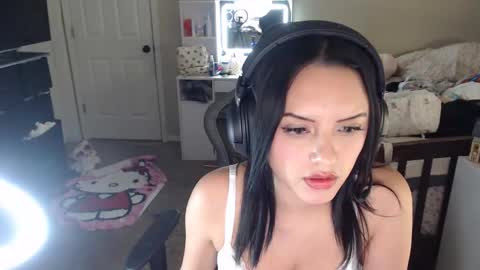 hotkittygirl online show from February 18, 2026, 4:19 am