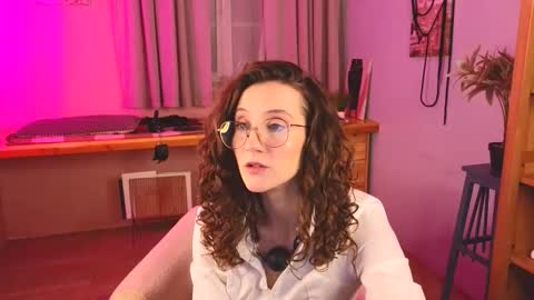 Snapshot of hotlaracroft chatting on November 6, 2025, 5:25 pm Allison online show from November 6, 2025, 5:25 pm