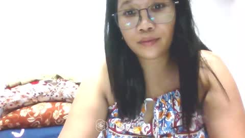 hotlavender online show from January 14, 2025, 6:24 am