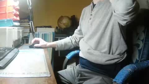 hotleopold online show from May 12, 2026, 9:56 pm