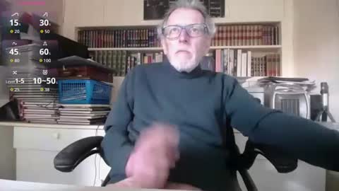 hotlux_54 online show from May 5, 2026, 2:03 pm