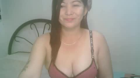 Snapshot of hotmamajen4u chatting on October 1, 2025, 12:05 am hotmamajen4u online show from October 1, 2025, 12:05 am