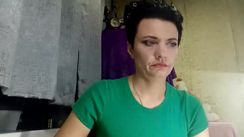 hotmamaqueen234 online show from March 19, 2026, 8:02 pm