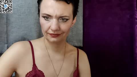 hotmamaqueen234 online show from April 15, 2026, 7:58 pm