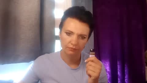 hotmamaqueen234 online show from August 7, 2026, 10:28 am