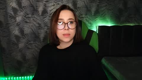 hotmariella online show from January 24, 2025, 9:49 am