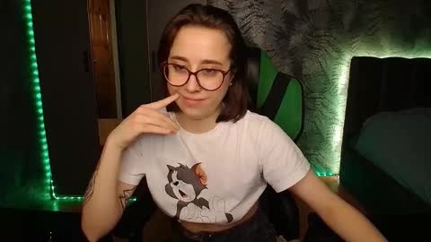 hotmariella online show from February 9, 2025, 2:29 pm
