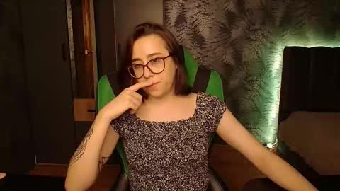 hotmariella online show from February 12, 2025, 5:16 pm
