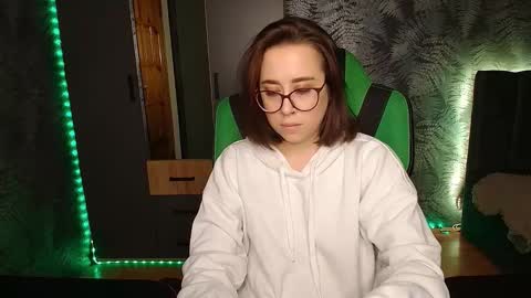 hotmariella online show from February 16, 2025, 3:04 am