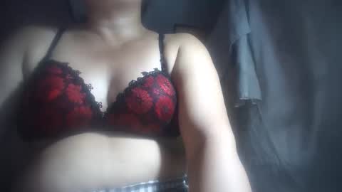 Snapshot of hotmatureladyxxx chatting on October 16, 2025, 9:05 pm hotmatureladyxxx online show from October 16, 2025, 9:05 pm