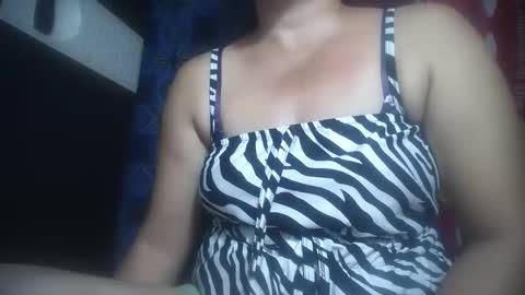 Snapshot of hotmatureladyxxx chatting on November 7, 2025, 1:38 am hotmatureladyxxx online show from November 7, 2025, 1:38 am