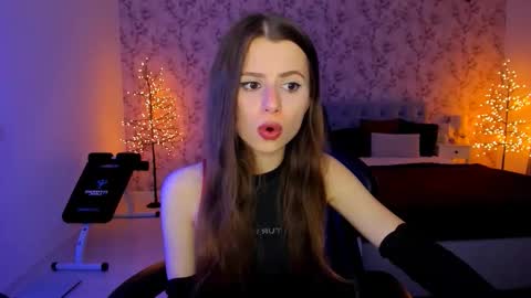 hotmolly_ online show from March 14, 2026, 8:14 pm