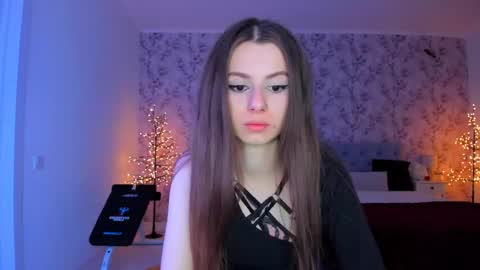 hotmolly_ online show from May 3, 2026, 6:47 pm