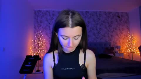hotmolly_ online show from May 23, 2026, 6:45 pm