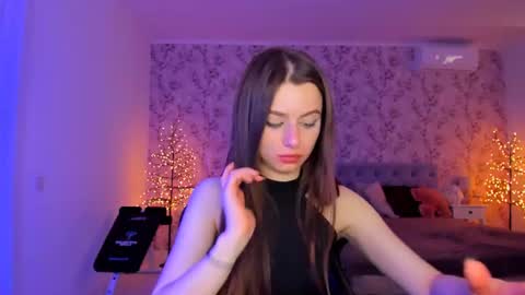 hotmolly_ online show from June 14, 2026, 3:19 am