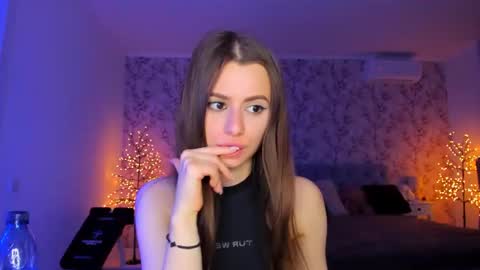 hotmolly_ online show from June 21, 2026, 7:05 pm