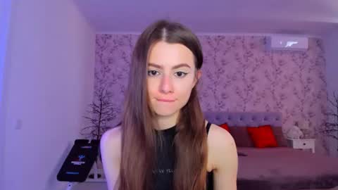 hotmolly_ online show from June 24, 2026, 9:52 am