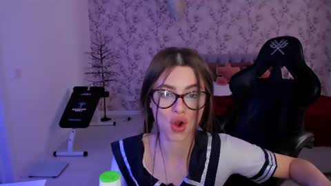 hotmolly_ online show from July 28, 2026, 3:21 pm