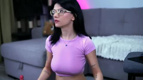 Molly online show from May 7, 2026, 2:28 am