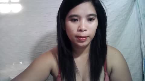 Snapshot of hotmompinay30 chatting on April 16, 2026, 10:34 pm flor online show from April 16, 2026, 10:34 pm