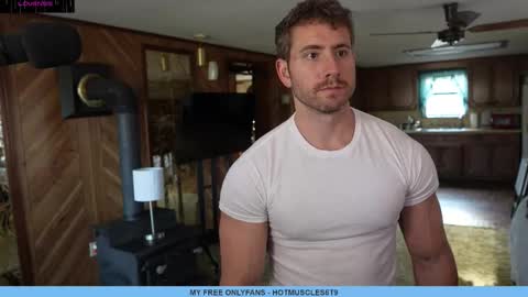 hotmuscles6t9 online show from March 2, 2025, 10:27 pm