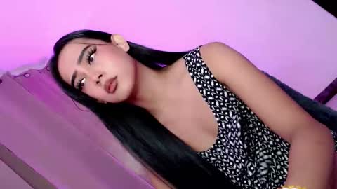 Snapshot of hotnaughty_beatrice chatting on September 22, 2025, 9:50 pm HOT BEATRICE online show from September 22, 2025, 9:50 pm