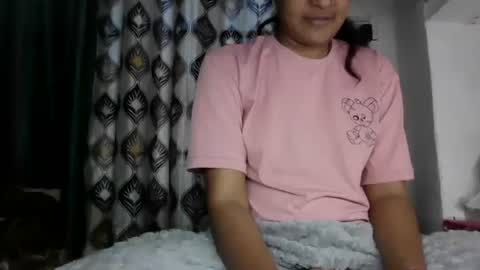lola online show from February 20, 2025, 11:53 am