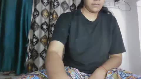 lola online show from November 2, 2025, 5:15 pm