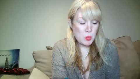 hotpepperose online show from December 5, 2024, 6:54 am