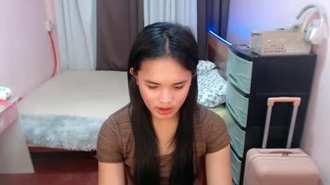 hotpinay_rhowe online show from January 31, 2025, 7:18 am