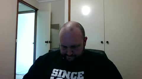 Snapshot of hotrodder323 chatting on December 11, 2024, 6:14 am hotrodder323 online show from December 11, 2024, 6:14 am