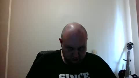 Snapshot of hotrodder323 chatting on January 20, 2025, 4:32 am hotrodder323 online show from January 20, 2025, 4:32 am