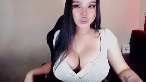 Marga Avery online show from December 17, 2024, 3:28 pm
