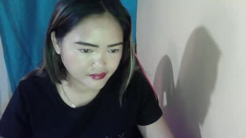 hotsexymam online show from June 24, 2026, 5:17 am
