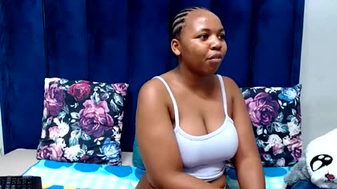 hotsmalltitsx online show from June 13, 2026, 7:34 pm