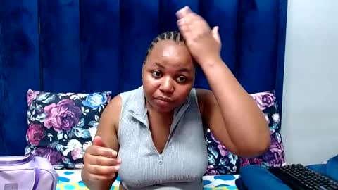 hotsmalltitsx online show from June 17, 2026, 7:04 pm