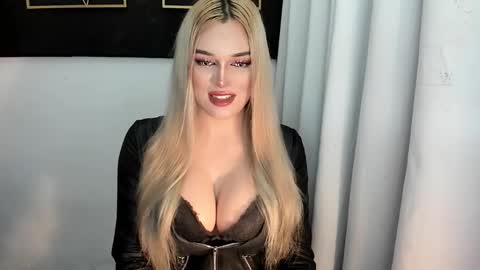 Snapshot of hotstellacumxxx chatting on October 24, 2025, 1:24 am STELLA online show from October 24, 2025, 1:24 am